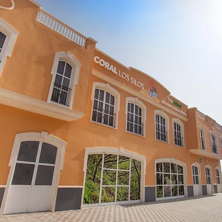 Coral Silos 호텔 *